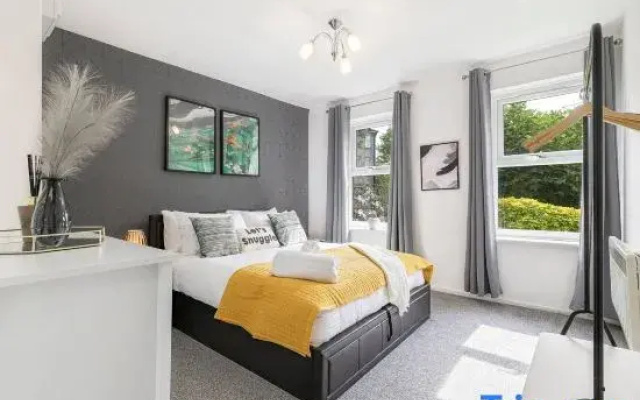 Stylish 1-Bed Luxury Retreat