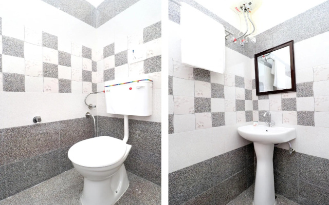 OYO 36827 Hotel B Town