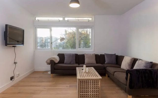 2 Bedroom Apartment near Clapham Common Sleeps 4