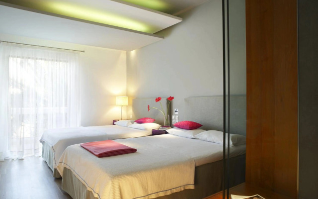 Kamari Beach Hotel