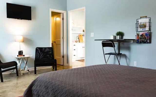 Clean & Serene House + Studio - Easy On/off I-40