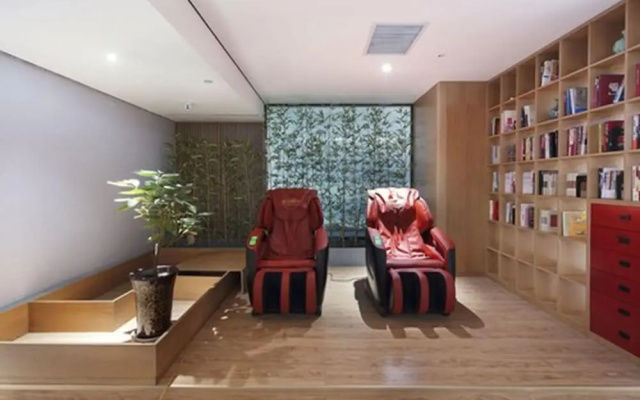 Baihe Hotel (Zhengzhou Futa East Subway Station Branch)
