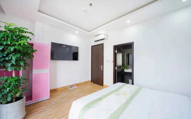 Chiori Seaside Hotel Da Nang