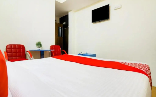 Oyo Flagship 76333 Shannu Residency