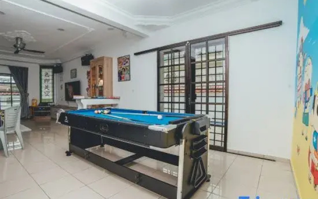 ShinChan Chill 14pax Homestay@Bukit Indah