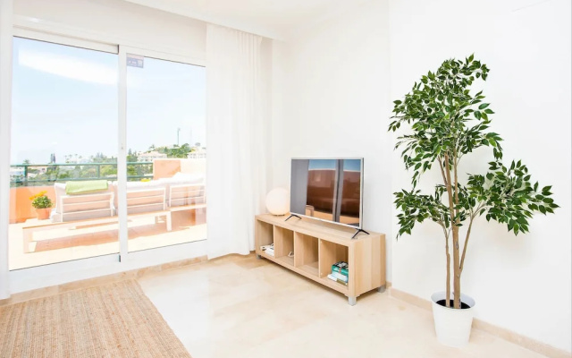 Duplex, Penthouse, 2/2 with Spectacular Views TV27
