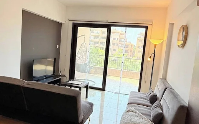 Aphrodite Gardens Modern Apartment