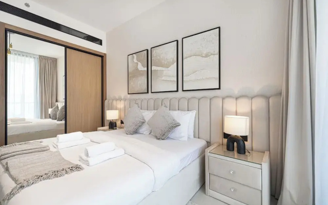 Binghatti Suites by Hostiva - City View