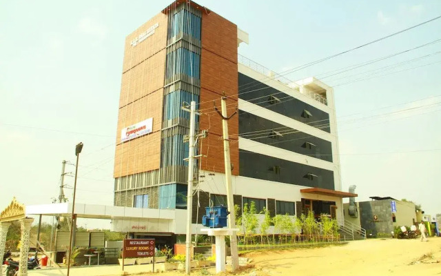 Sri Sampoorna Hotel
