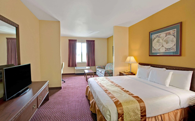 Days Inn & Suites by Wyndham Hickory