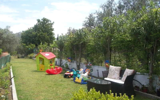 Varelis Family Hotel