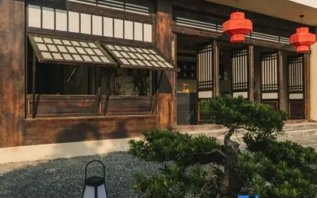 Shi Song · Zen National Style Courtyard (Erhai Beach Store)