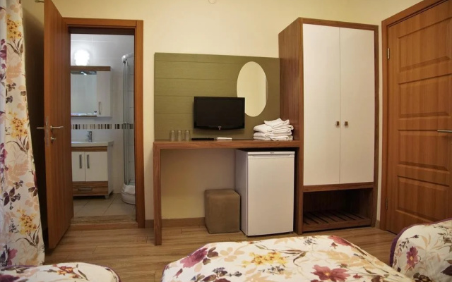 Marina Hotel