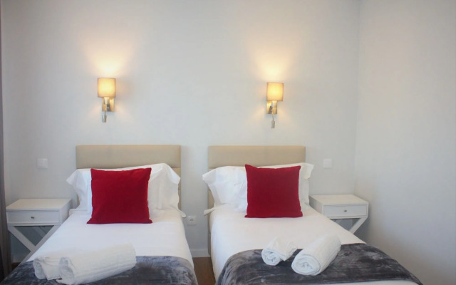 Silver Seahorse Garden Retreat