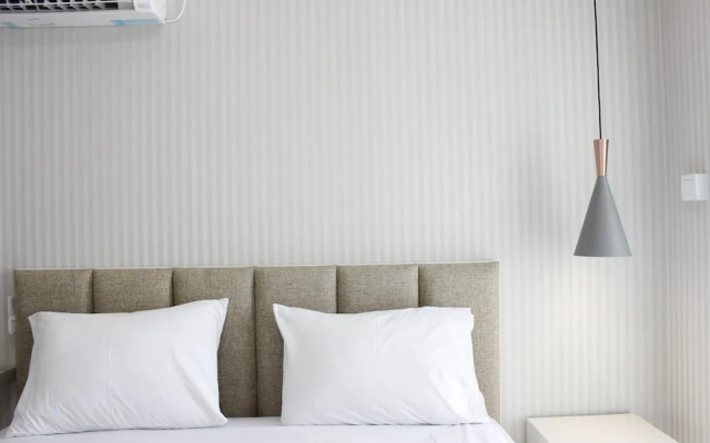 Gorgeous Studio at Mekarwangi Square Apartment with Mountain View