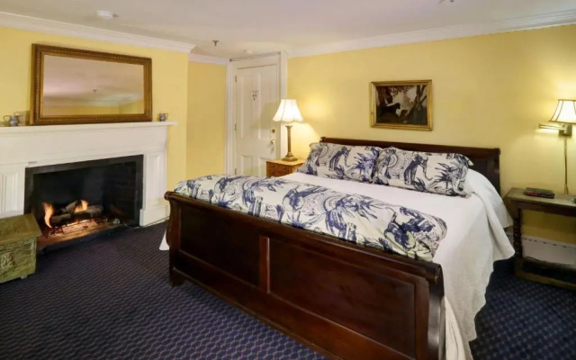 200 South Street Inn