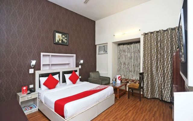 OYO 14908 Chirag Residency