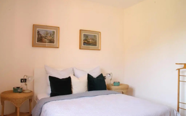 Casa Cecilia, 2 Bedrooms, 1 Bathroom, Lake View, Pool