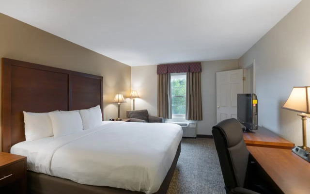 MainStay Suites Foxboro – Mansfield