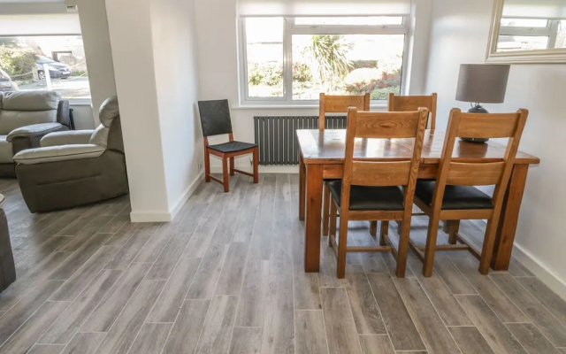11 Seabreeze, Llandudno