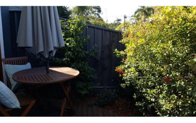 Woolloongabba, comfortable, modern, private studio
