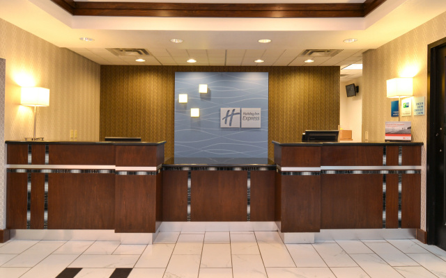 Holiday Inn Express & Suites Greenfield by IHG