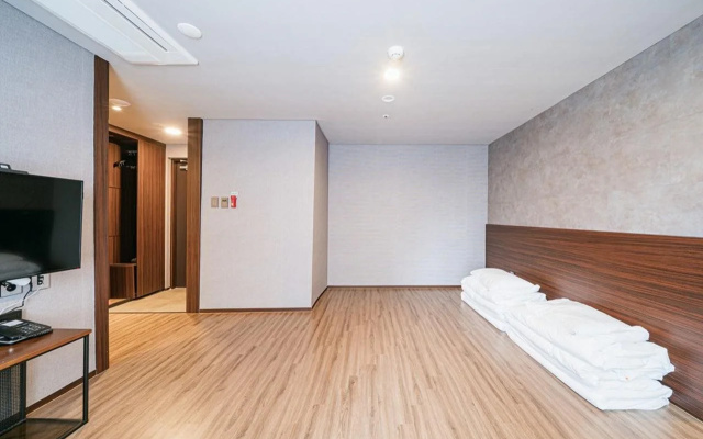 With City Hotel