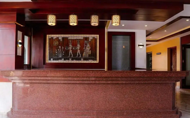 Hotel Maadhini