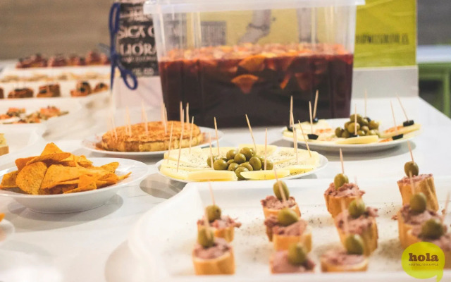 Hola Hostal Eixample - Hostel