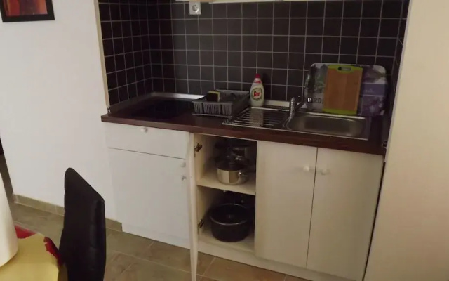 Apartment 5 Double Bed & Bidet Sleeps 2 Guests