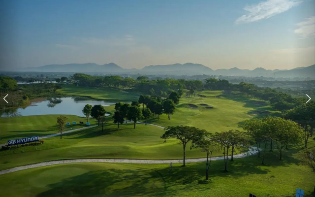 Grand Prix Golf Club
