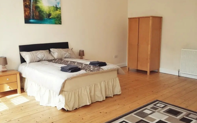 Large 3 Bed West End Apartment