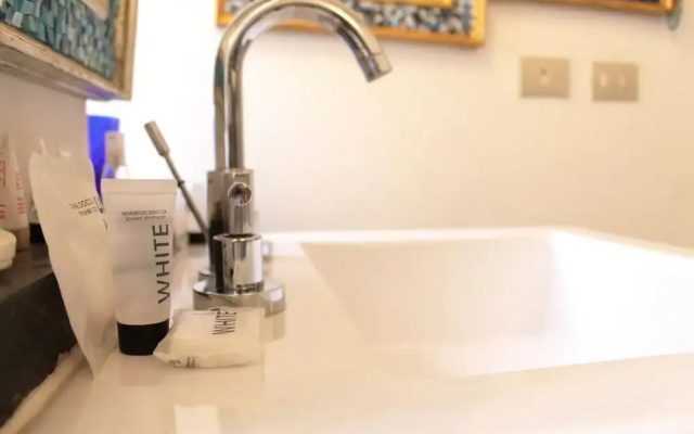 Trevi Fountain 2BR Apartment
