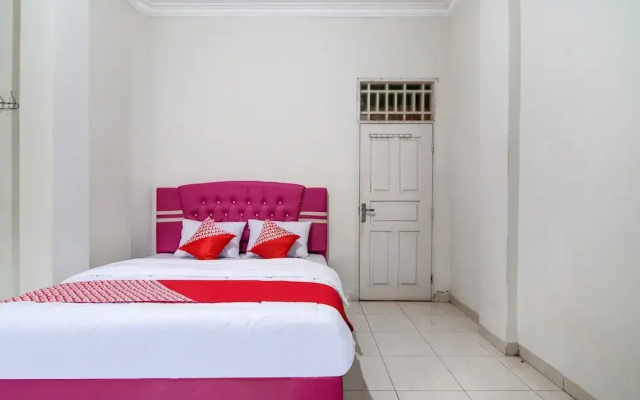 OYO 90942 Kost Syari'ah Panam