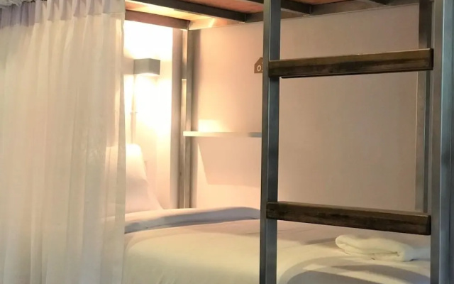 REST IS MORE Hostel