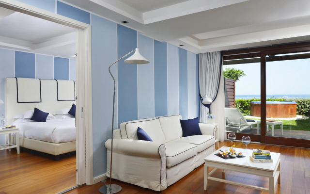 Курортный отель La Plage Resort