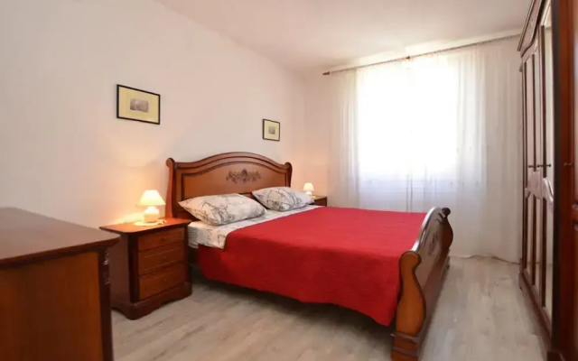 Airy and Comfortable Apartment With Loggia