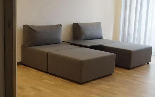 Metro apartment
