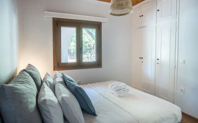 Phaedrus Living Sea View Villa Aegina