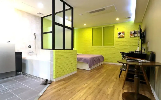 Haru Hotel