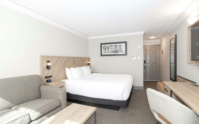 Sandman Signature Vancouver Downtown Hotel