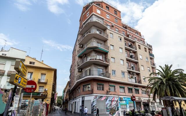 Отель Travel Habitat Atico Ciutat Vella вид на фасад