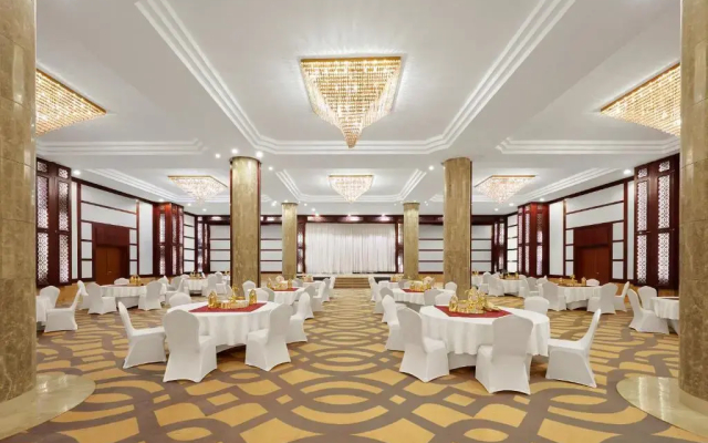 Отель Makarem Mina