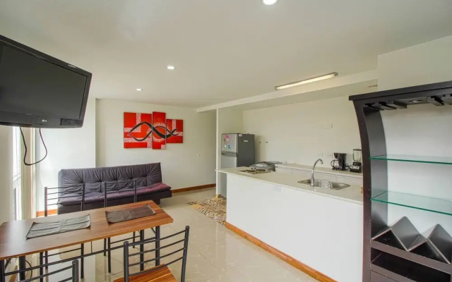 El Tesoro Studio Apartment High Floor 16