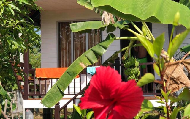 Отель Lanta Andaleaf Bungalow Ланта вид на фасад
