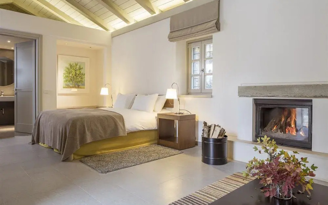Monopatia Resort