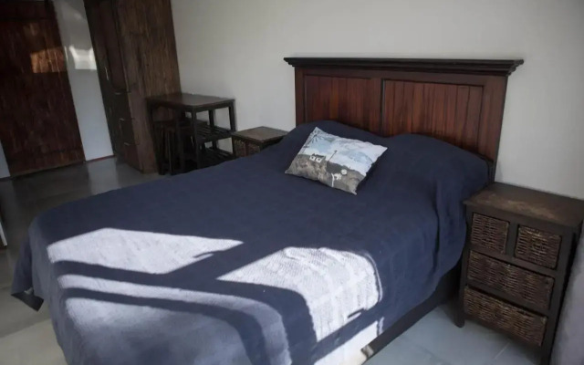 Peaceful 1-bedroom flatlet, 10 min from the beach