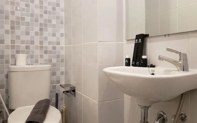 Fancy And Nice Studio At Tokyo Riverside Pik 2 Apartment