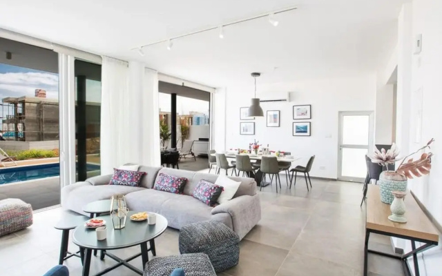 Villa Naya AQ OL6 in Protaras