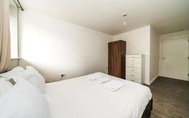 2 Bed Apartment Near Mark Street Gardens